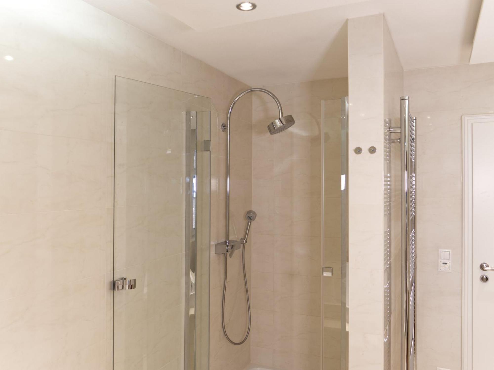 Thueringenapartments Boulevard Xxl 5-7 Personen Saalfeld Saale Luaran gambar